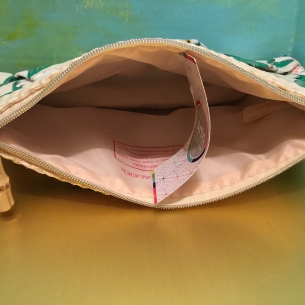 ESTEE LAUDER NWOT MAKEUP BAG - Picture 3 of 5